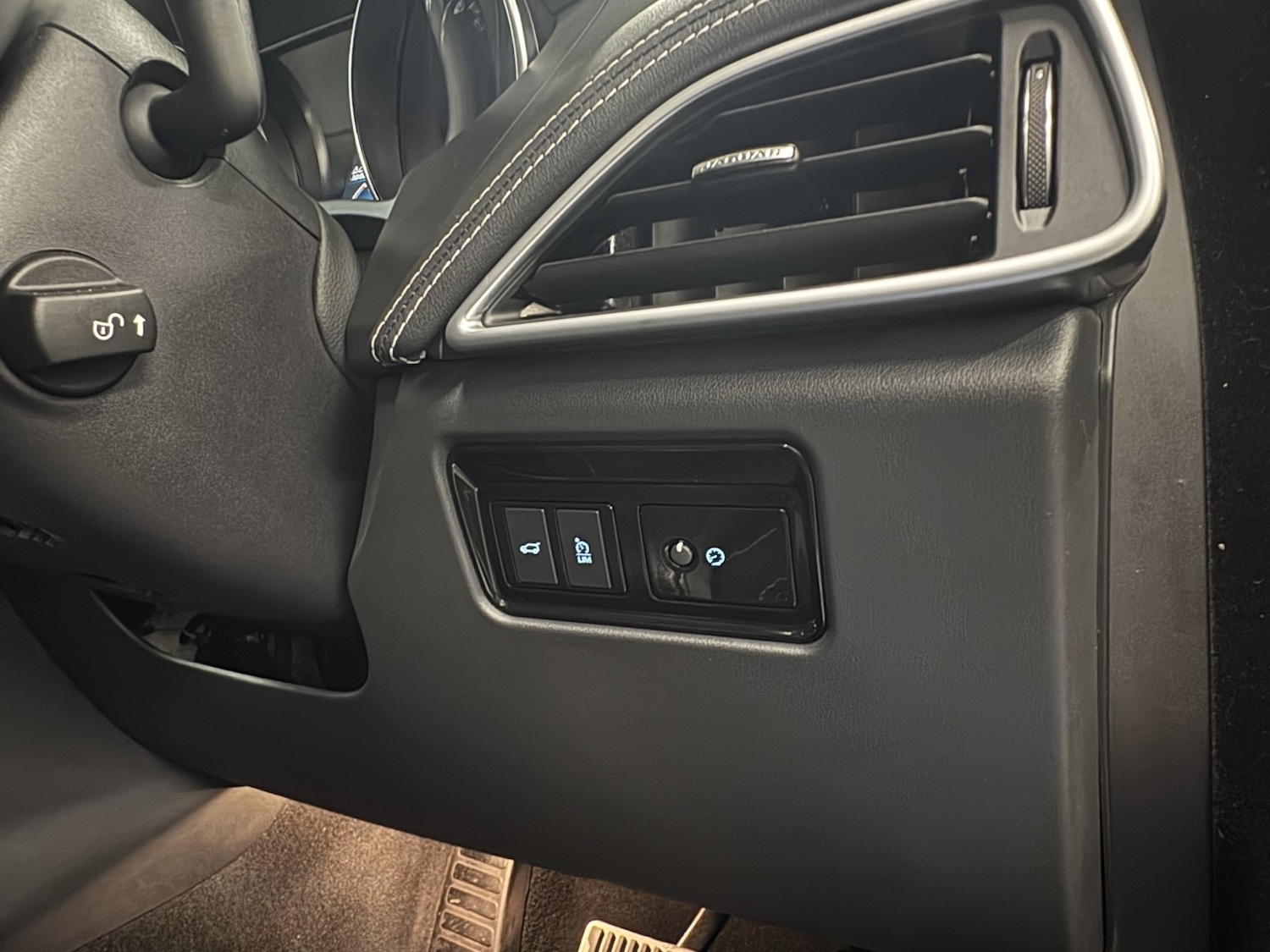 Used Jaguar F-Pace 2018 for sale - 76863855: Photo 38