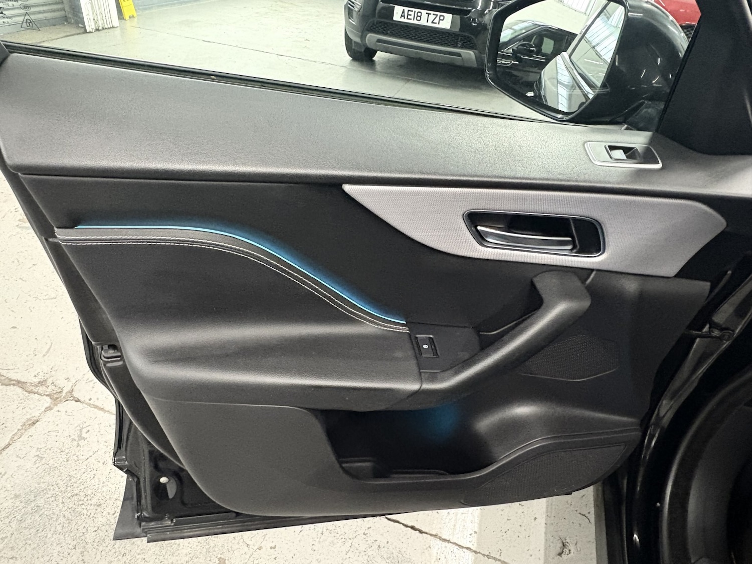 Used Jaguar F-Pace 2018 for sale - 76863855: Photo 40