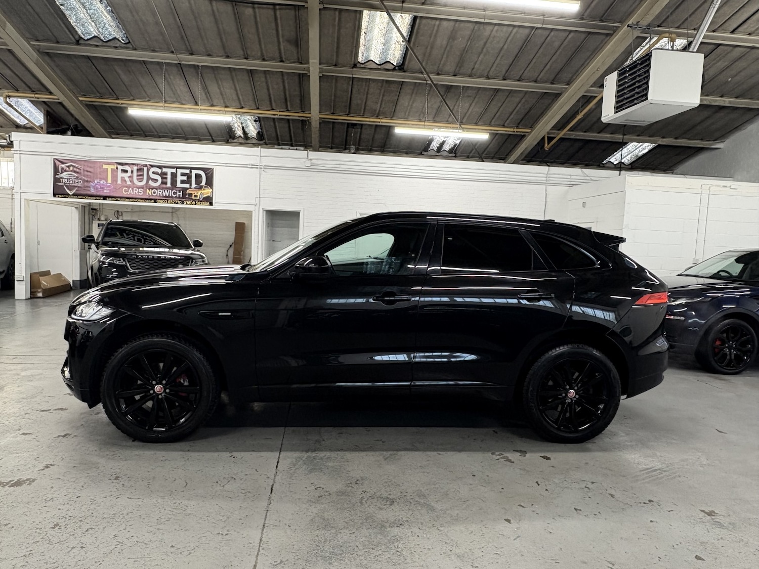 Used Jaguar F-Pace 2018 for sale - 76863855: Photo 5