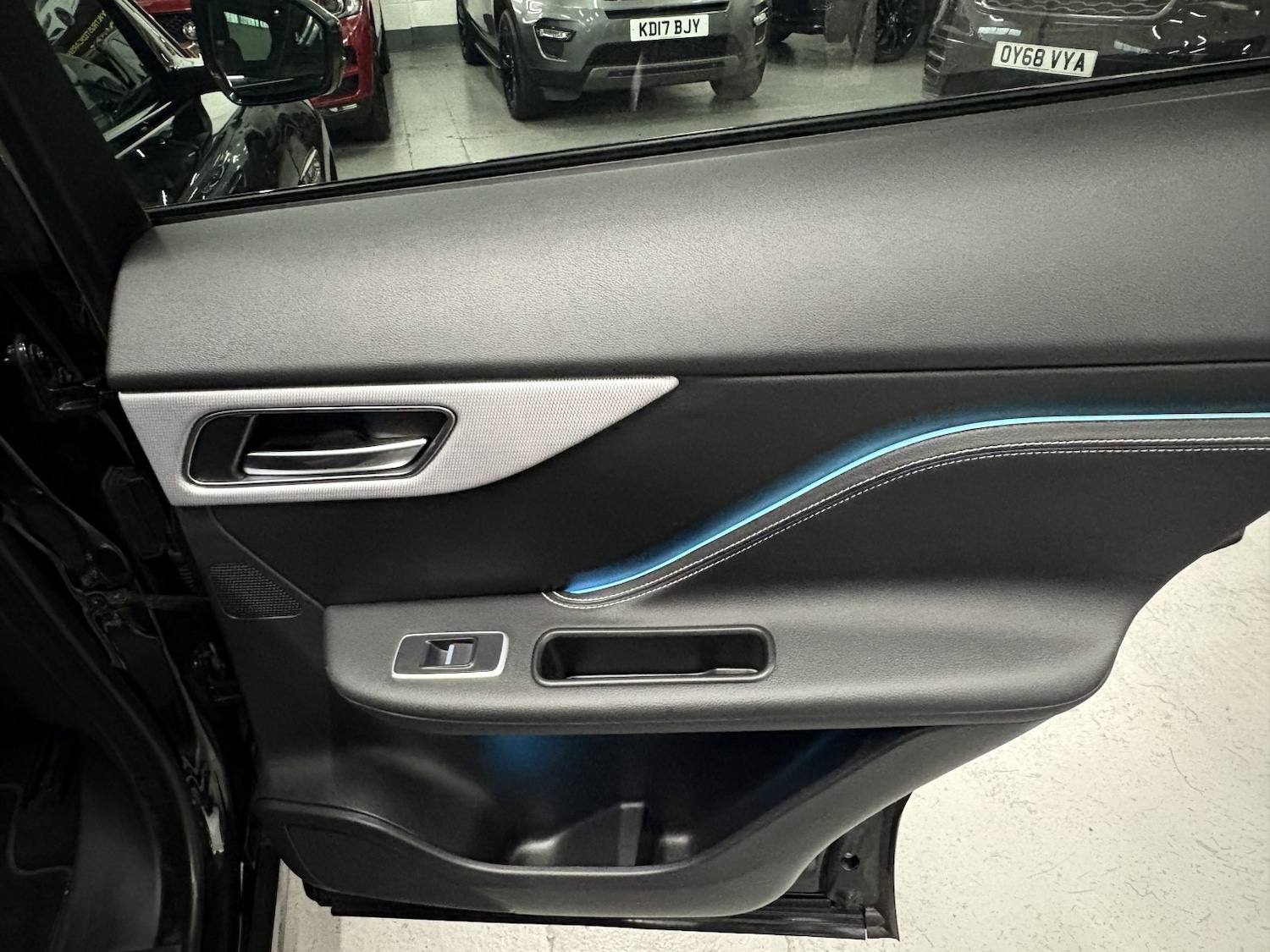 Used Jaguar F-Pace 2018 for sale - 76863855: Photo 51