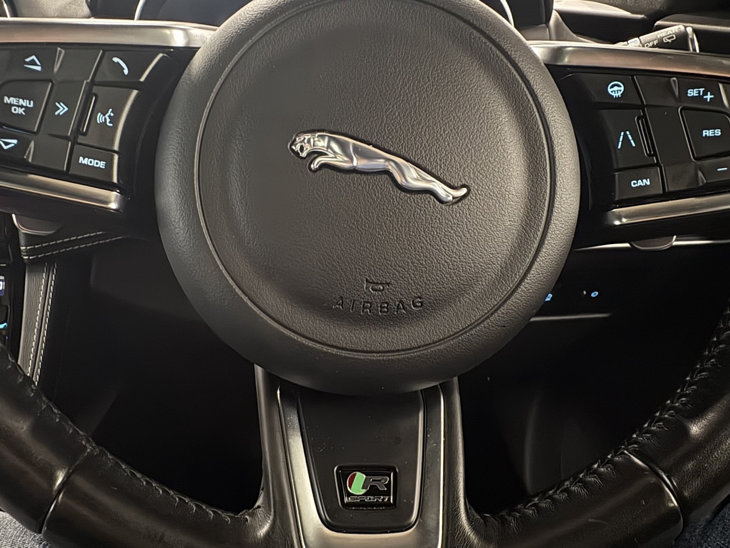 Used Jaguar F-Pace 2018 for sale - 76863855: Photo 74