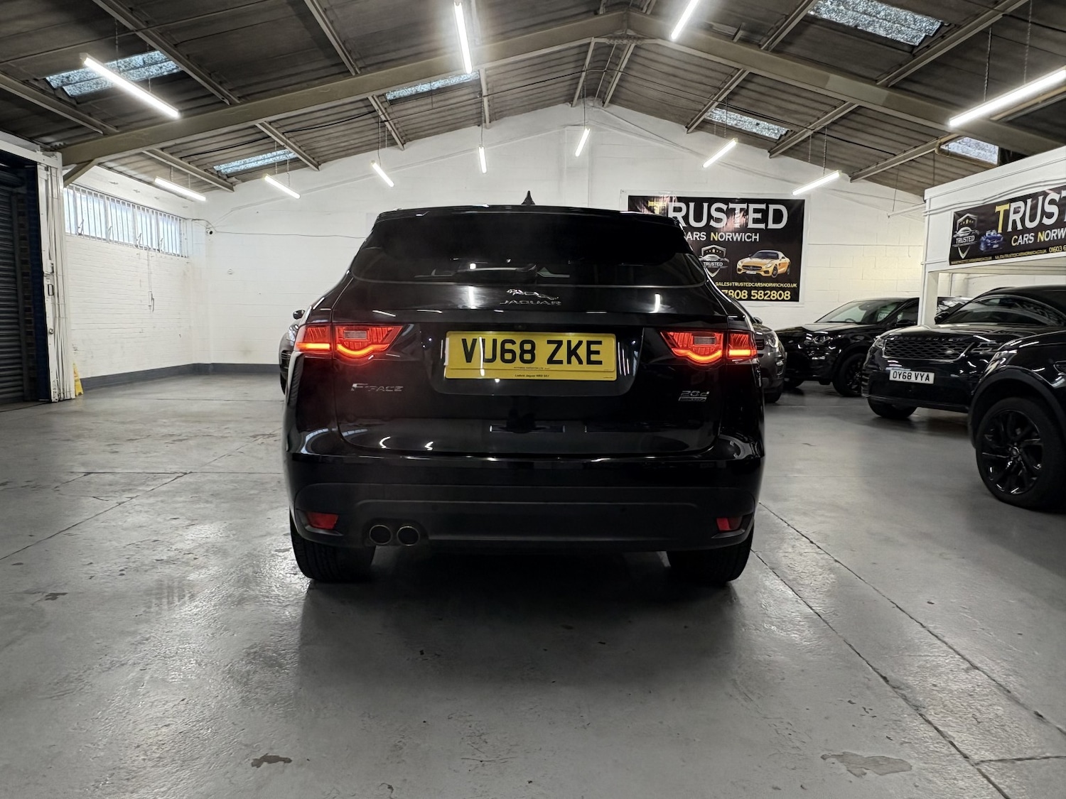 Used Jaguar F-Pace 2018 for sale - 76863855: Photo 8