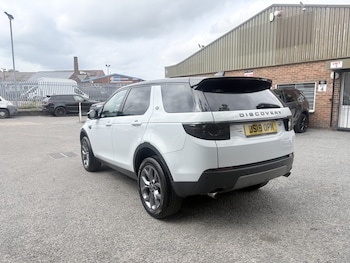 Used Land Rover Discovery Sport 2019 for sale - 78932515: Photo