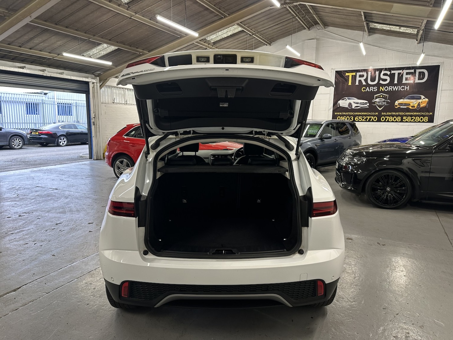 Used Jaguar E-Pace 2018 for sale - 77991646: Photo 21