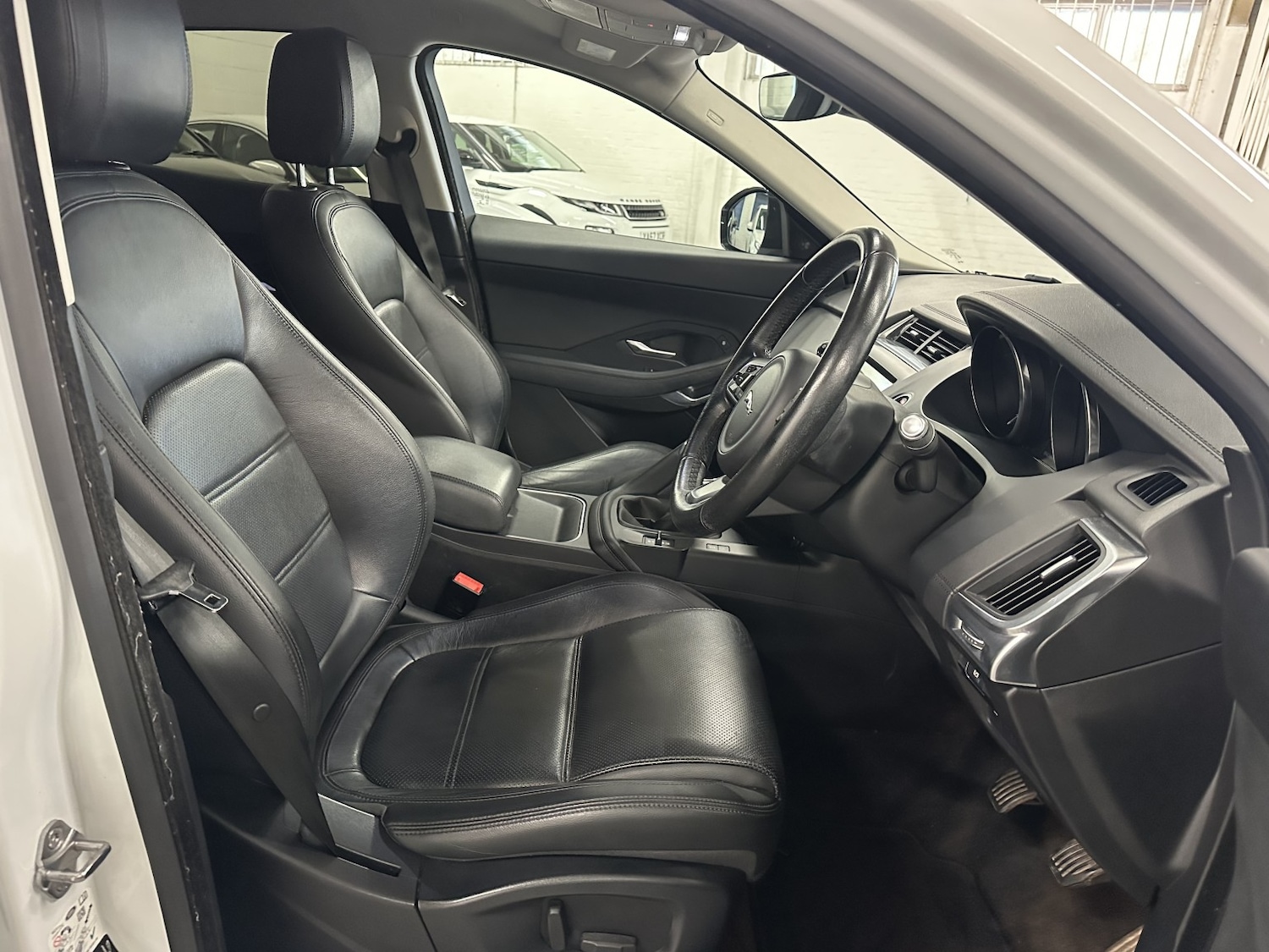 Used Jaguar E-Pace 2018 for sale - 77991646: Photo 31