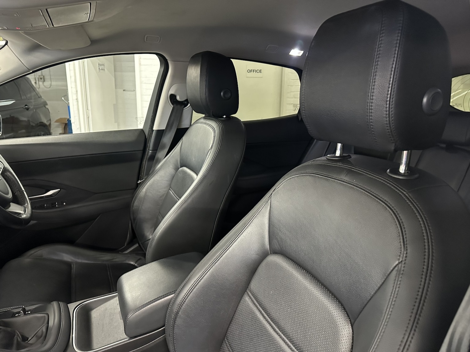 Used Jaguar E-Pace 2018 for sale - 77991646: Photo 37