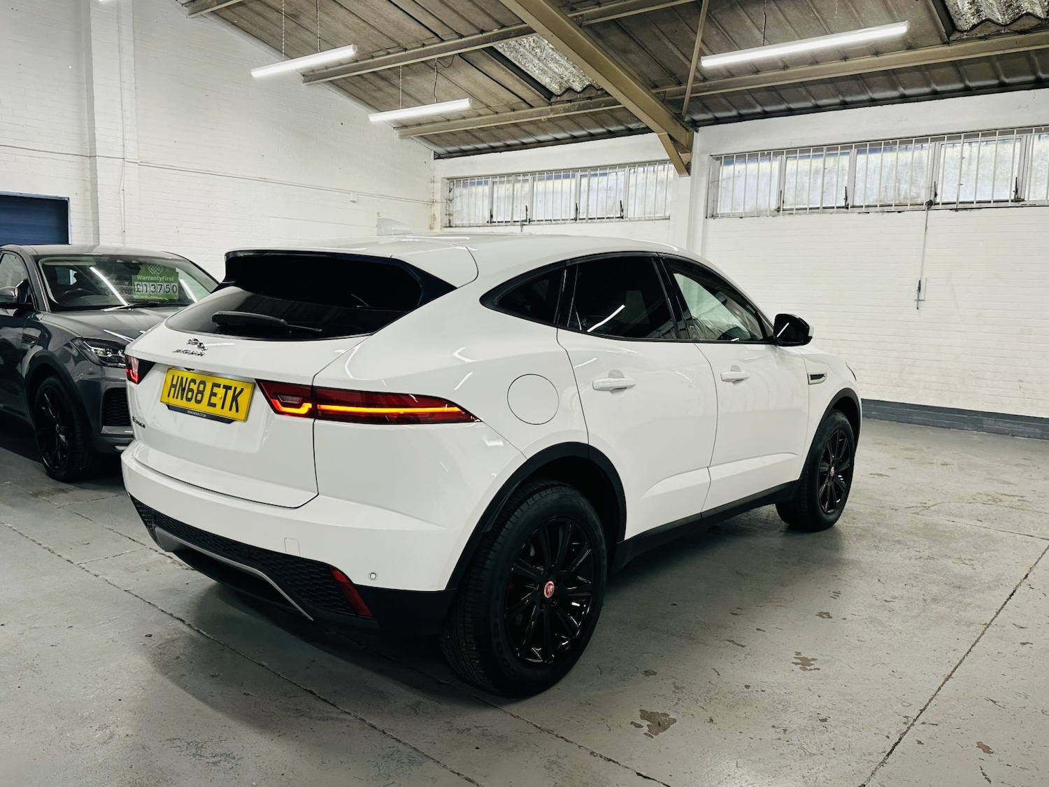 Used Jaguar E-Pace 2018 for sale - 77991646: Photo 4