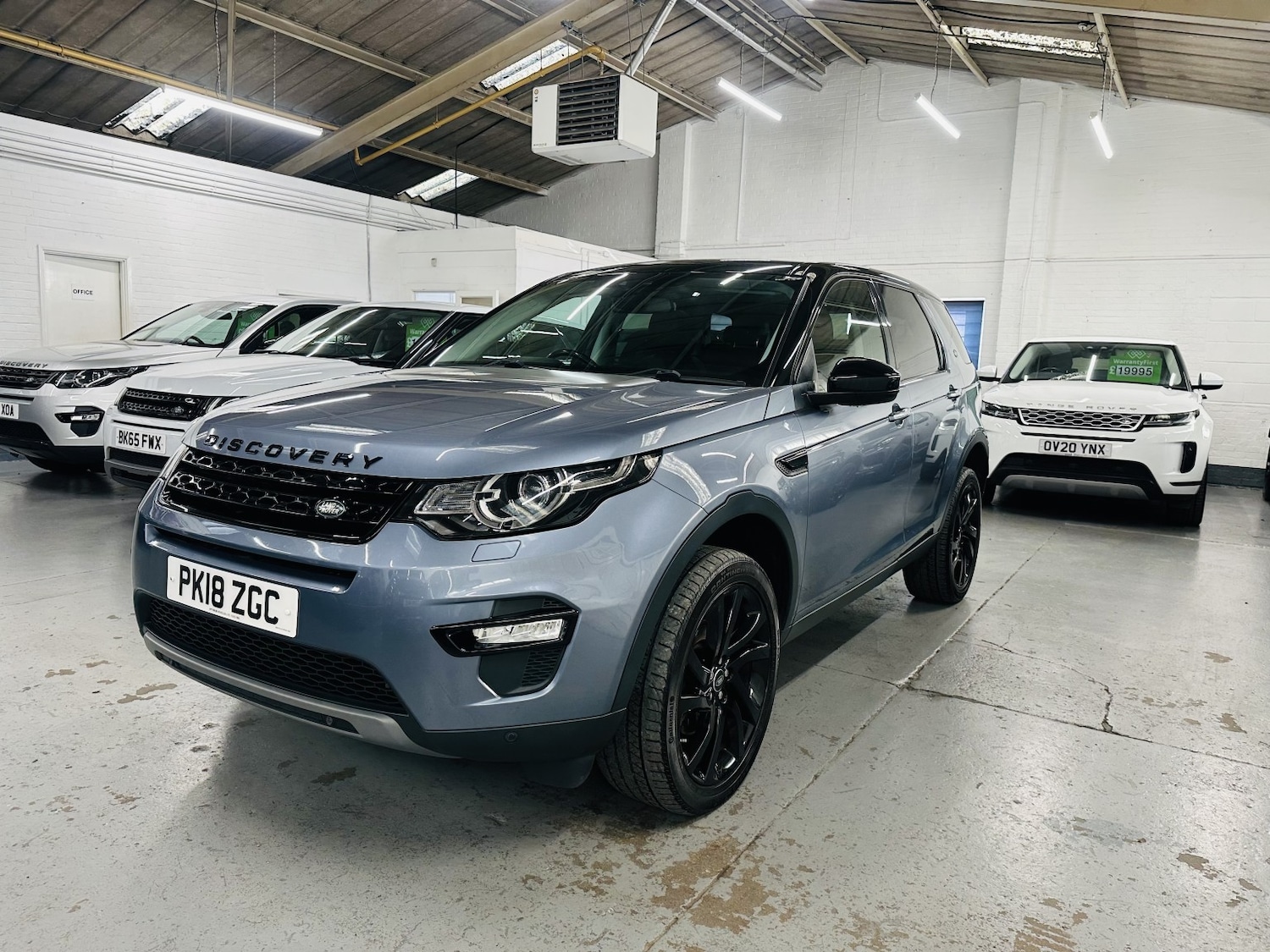 Used Land Rover Discovery Sport 2018 for sale - 78183008: Photo 2