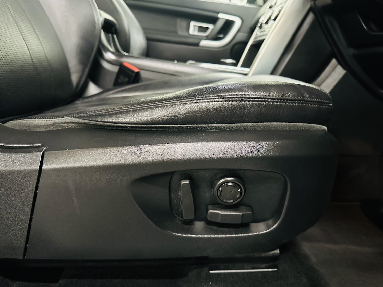 Used Land Rover Discovery Sport 2018 for sale - 78183008: Photo 32