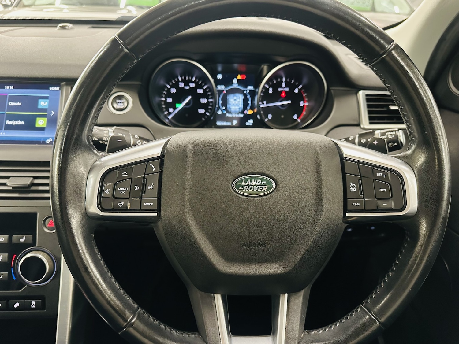 Used Land Rover Discovery Sport 2018 for sale - 78183008: Photo 54