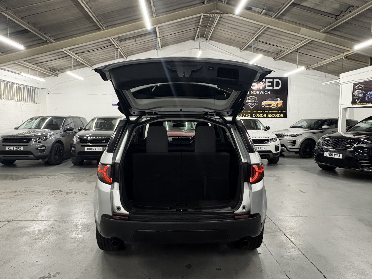 Used Land Rover Discovery Sport 2018 for sale - 77027891: Photo 24