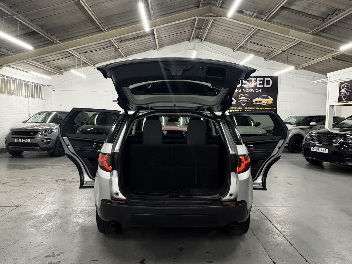 Used Land Rover Discovery Sport 2018 for sale - 77027891: Photo 25