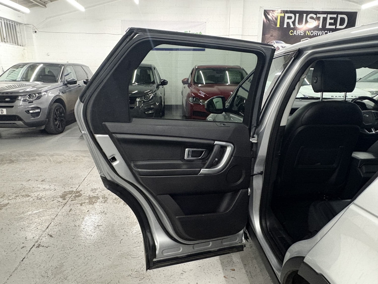 Used Land Rover Discovery Sport 2018 for sale - 77027891: Photo 60