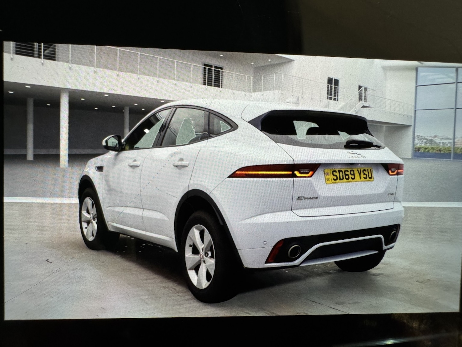 Used Jaguar E-Pace 2019 for sale - 76863894: Photo 2