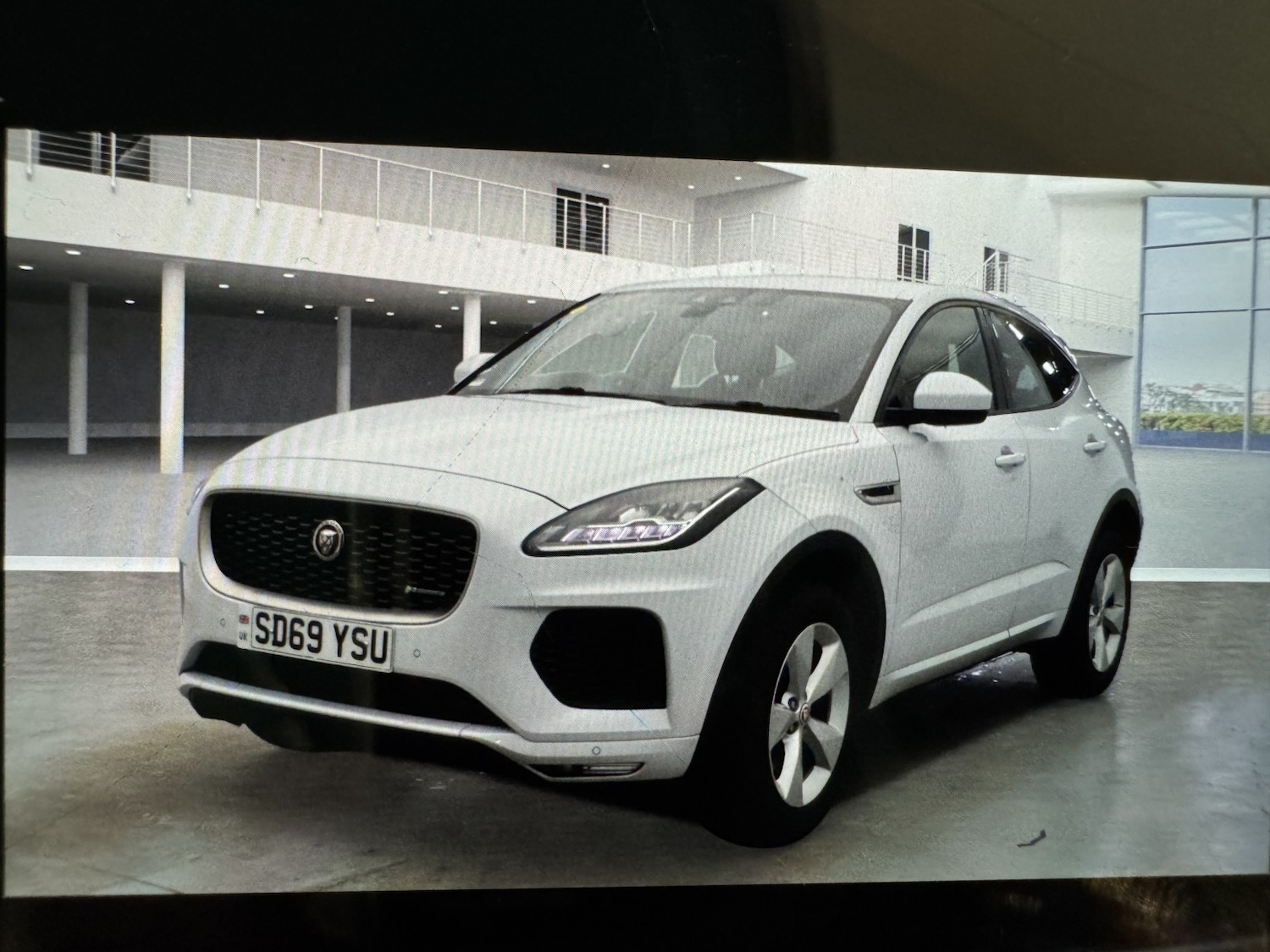 Used Jaguar E-Pace 2019 for sale - 76863894: Photo 3