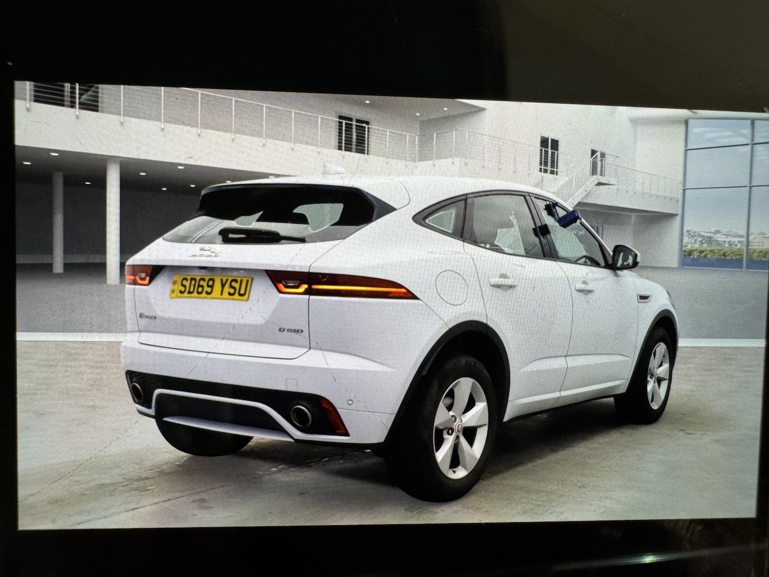 Used Jaguar E-Pace 2019 for sale - 76863894: Photo 4