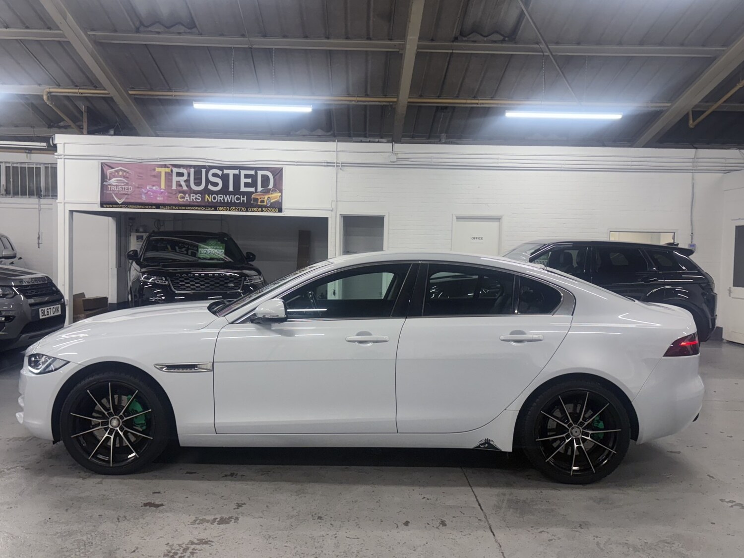 Used Jaguar XE 2017 for sale - 77822193: Photo 10