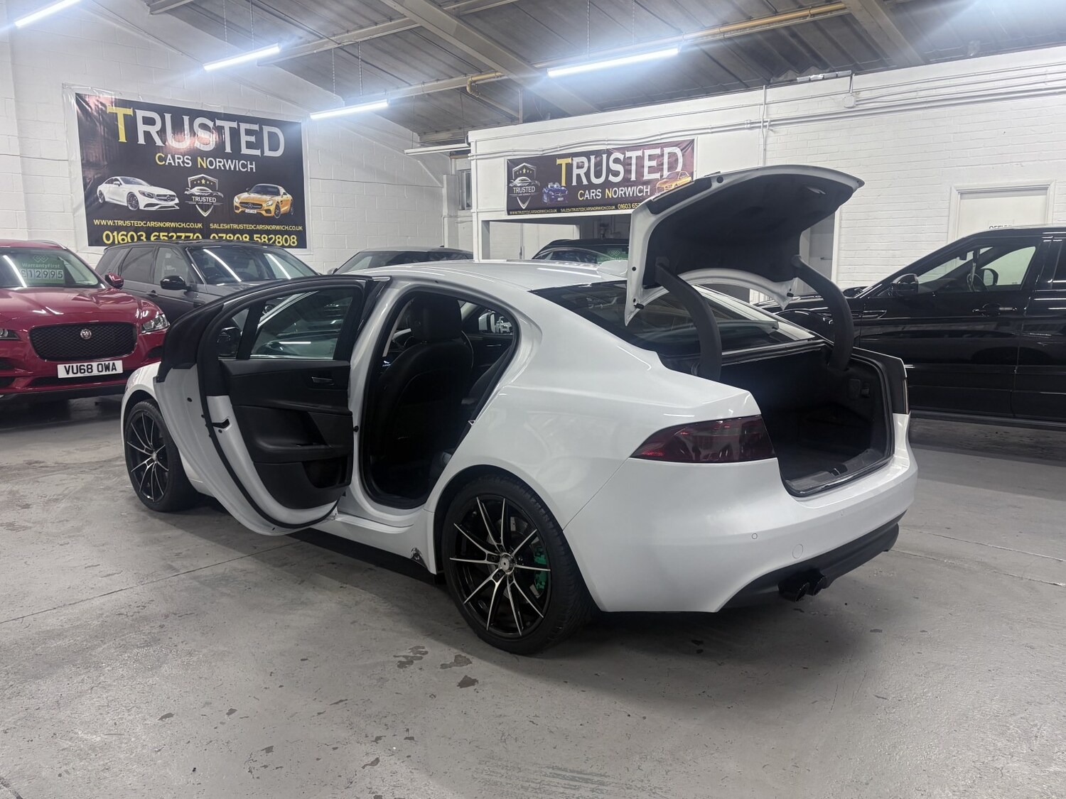 Used Jaguar XE 2017 for sale - 77822193: Photo 17