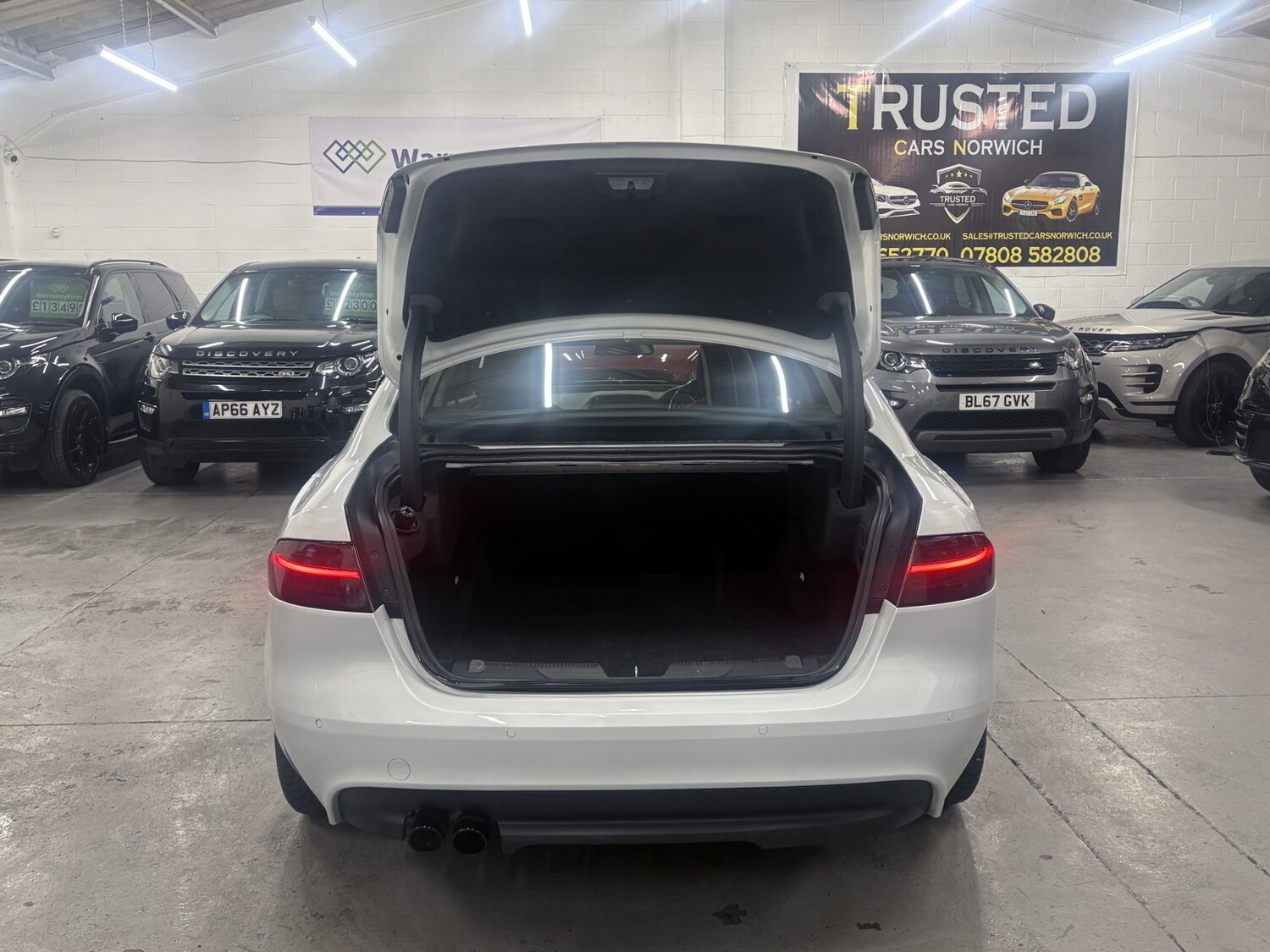 Used Jaguar XE 2017 for sale - 77822193: Photo 25