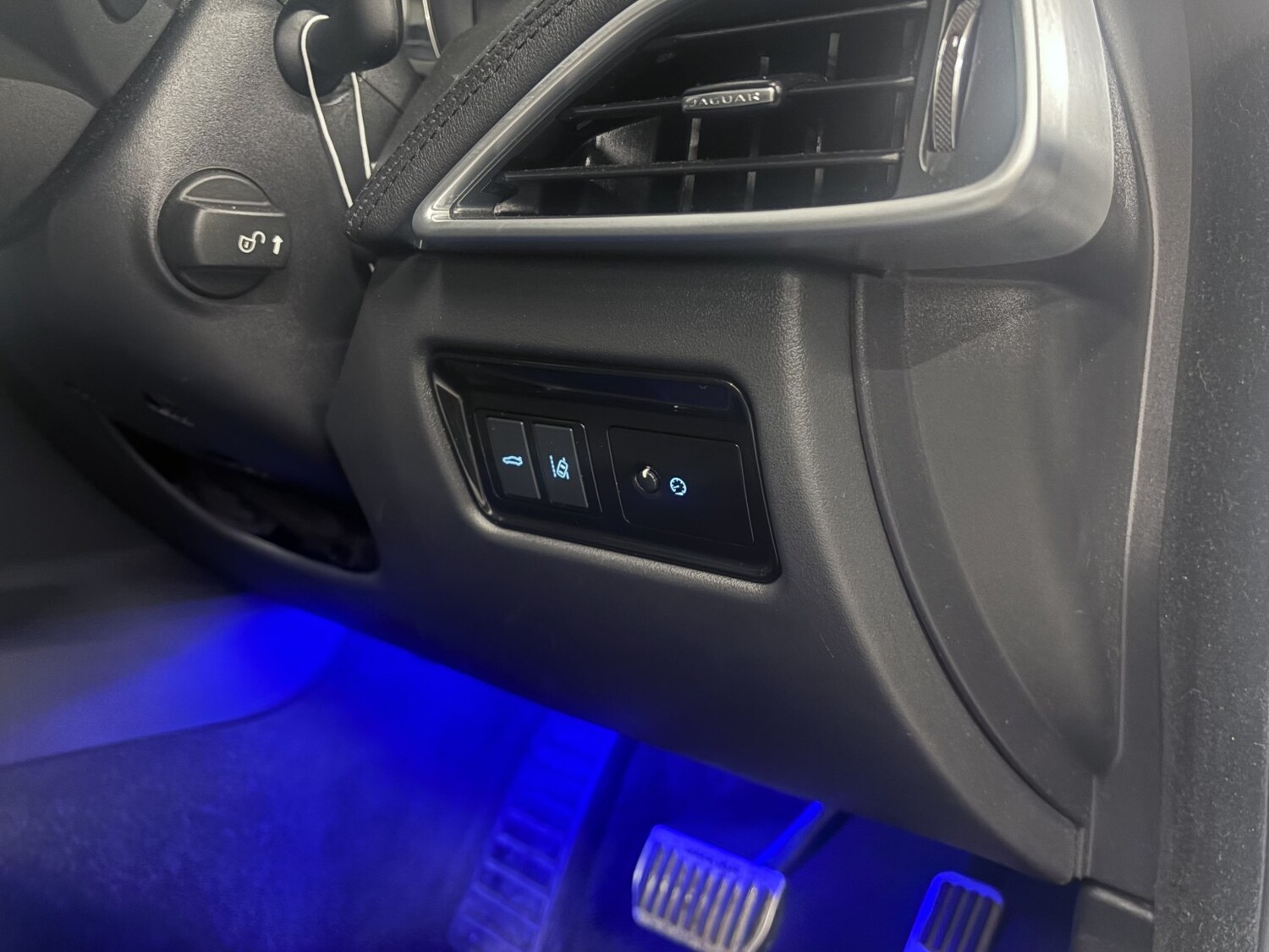 Used Jaguar XE 2017 for sale - 77822193: Photo 49