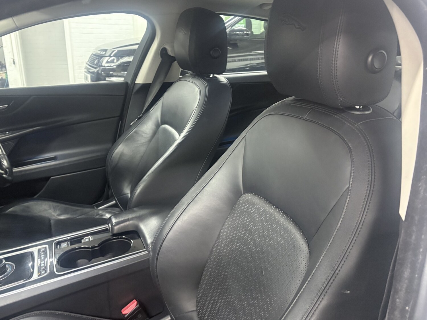 Used Jaguar XE 2017 for sale - 77822193: Photo 57