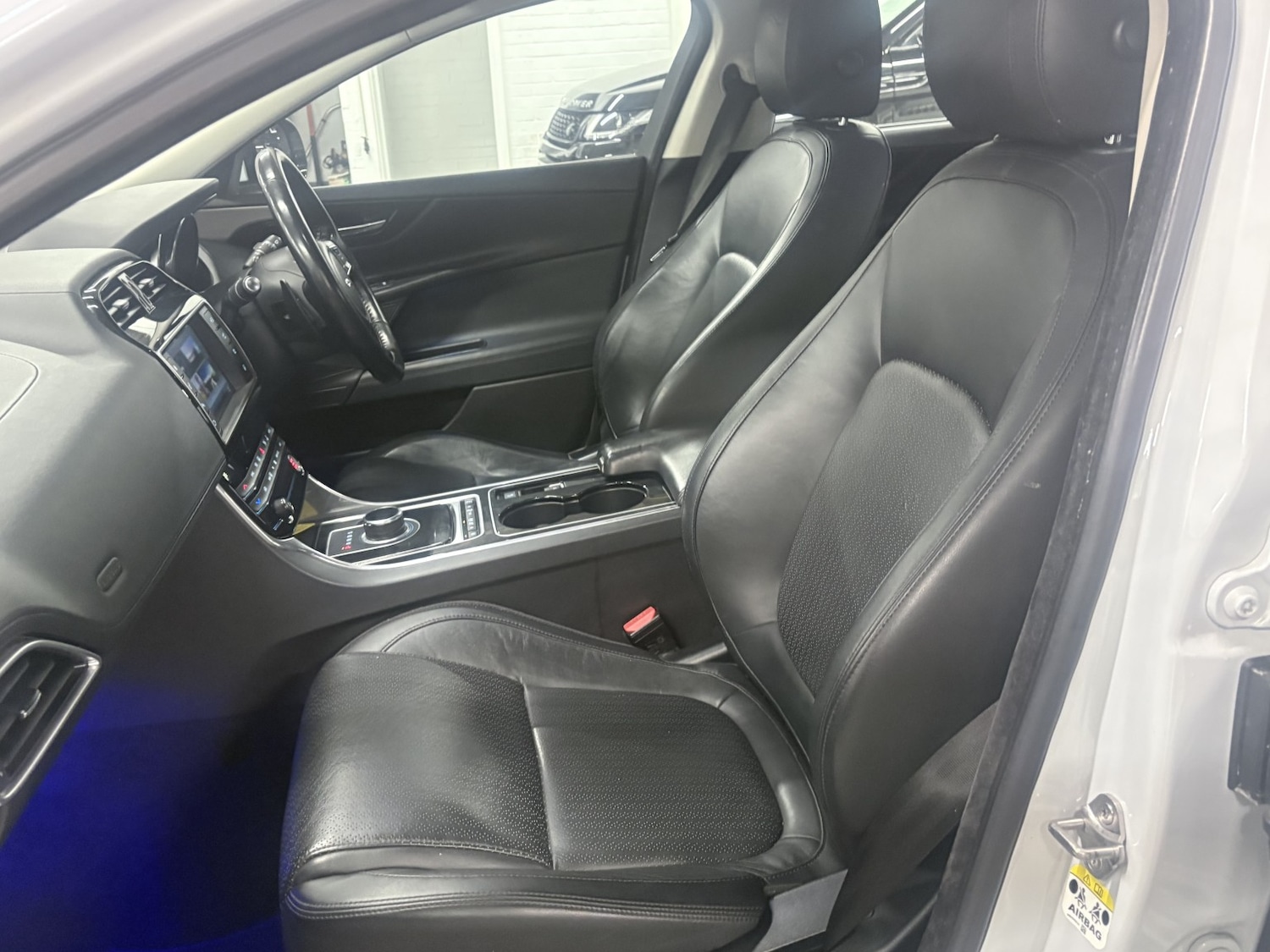 Used Jaguar XE 2017 for sale - 77822193: Photo 58