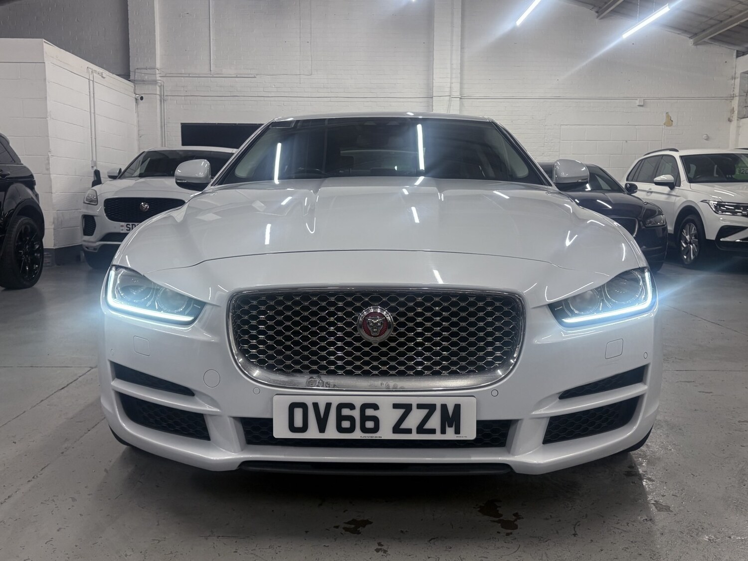 Used Jaguar XE 2017 for sale - 77822193: Photo 7