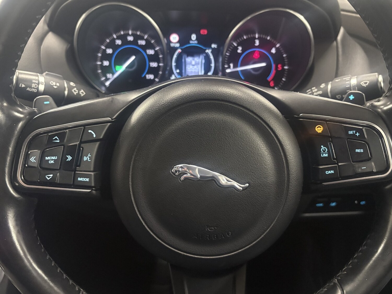 Used Jaguar XE 2017 for sale - 77822193: Photo 84