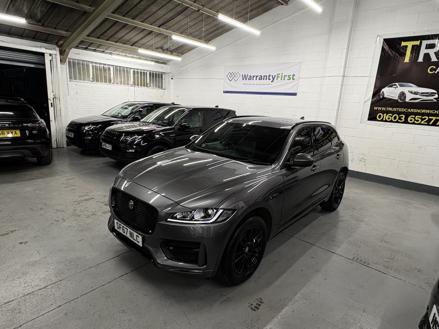 Used Jaguar F-Pace 2017 for sale - 77028041: Photo 11