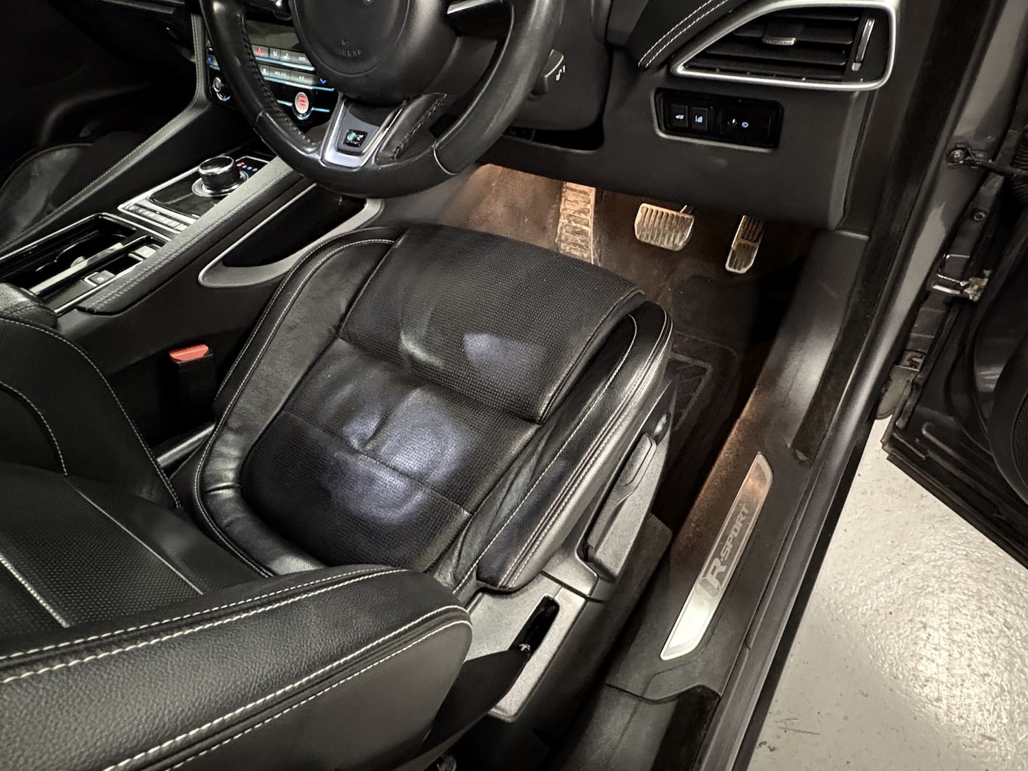 Used Jaguar F-Pace 2017 for sale - 77028041: Photo 44