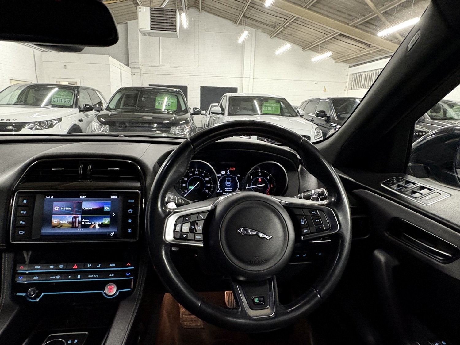 Used Jaguar F-Pace 2017 for sale - 77028041: Photo 72