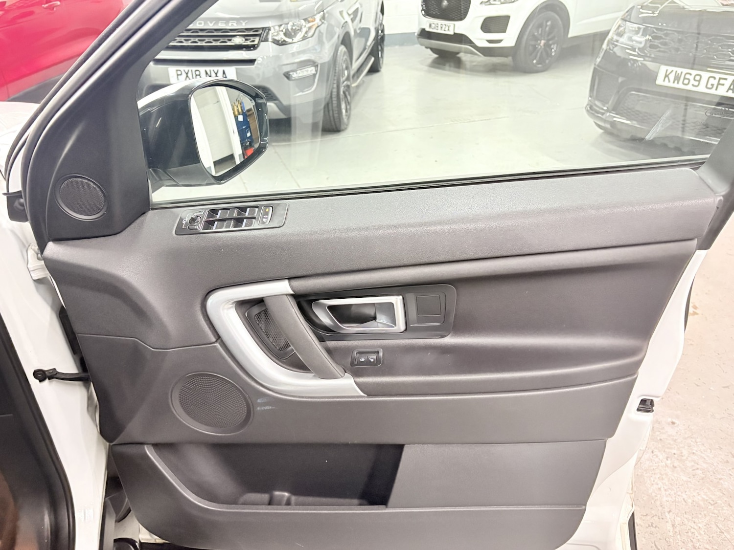 Used Land Rover Discovery Sport 2018 for sale - 77991621: Photo 41