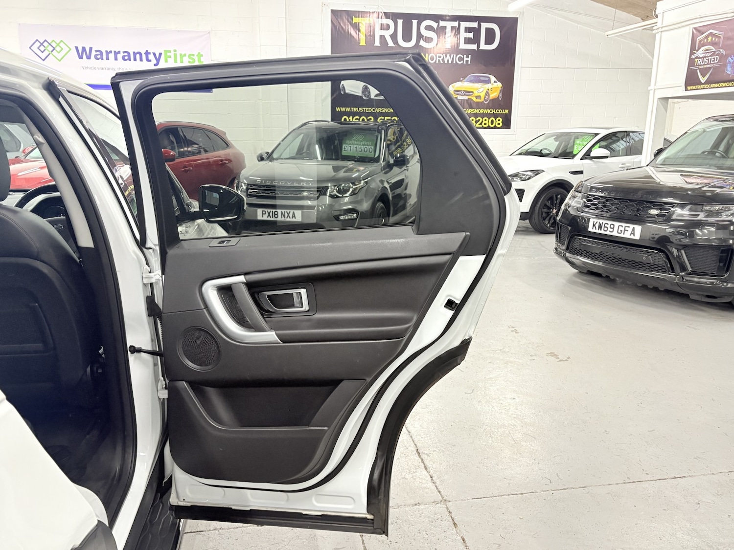 Used Land Rover Discovery Sport 2018 for sale - 77991621: Photo 52