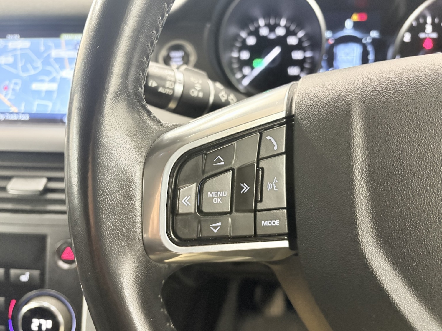 Used Land Rover Discovery Sport 2018 for sale - 77991621: Photo 63