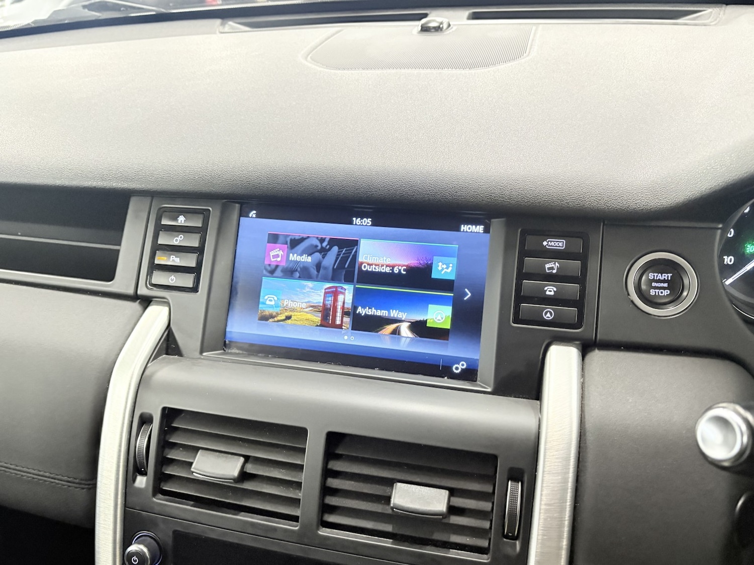 Used Land Rover Discovery Sport 2018 for sale - 77991621: Photo 70