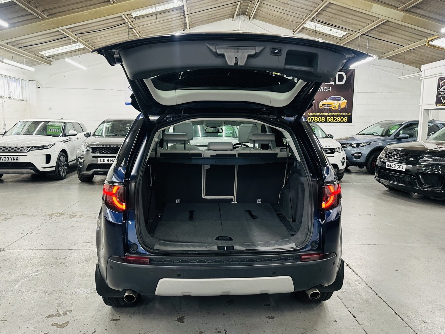 Used Land Rover Discovery Sport 2018 for sale - 78182992: Photo 12