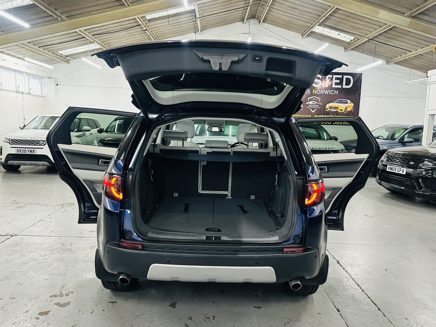 Used Land Rover Discovery Sport 2018 for sale - 78182992: Photo 13