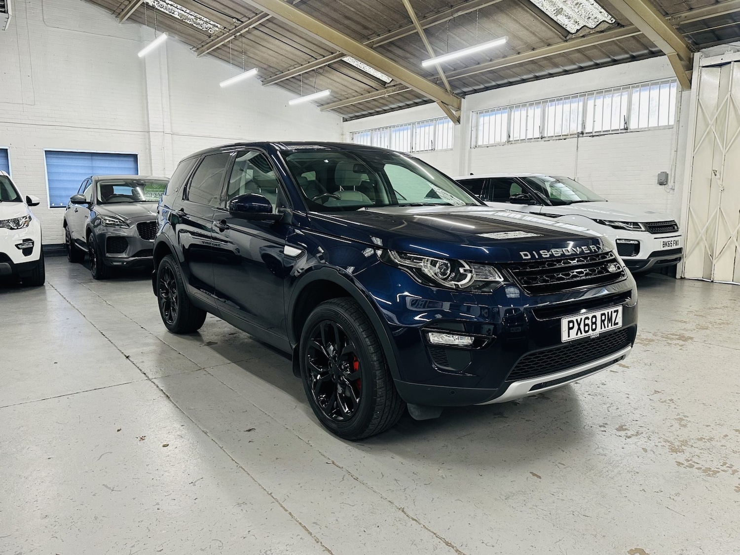 Used Land Rover Discovery Sport 2018 for sale - 78182992: Photo 2