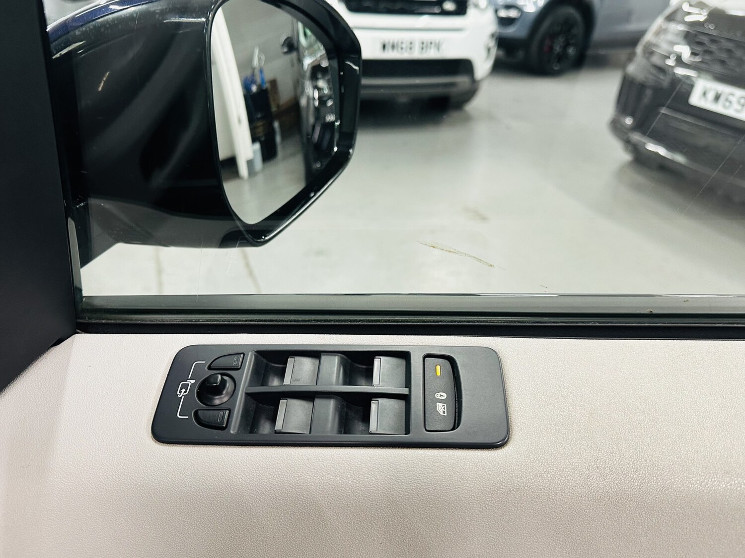Used Land Rover Discovery Sport 2018 for sale - 78182992: Photo 30