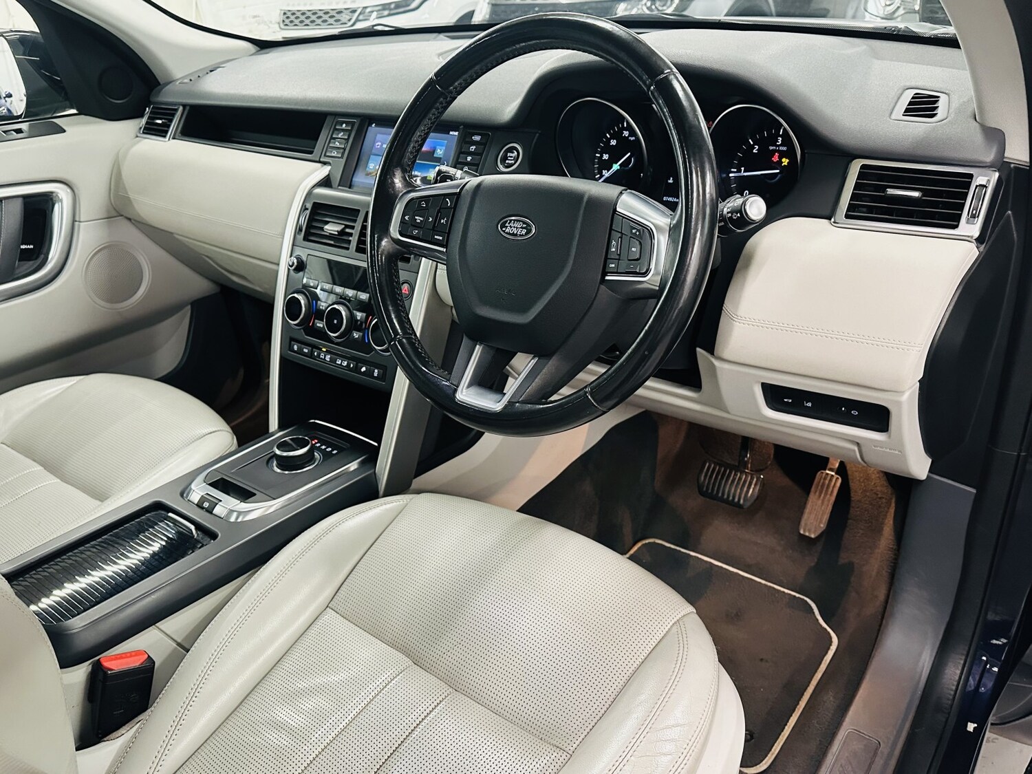 Used Land Rover Discovery Sport 2018 for sale - 78182992: Photo 32