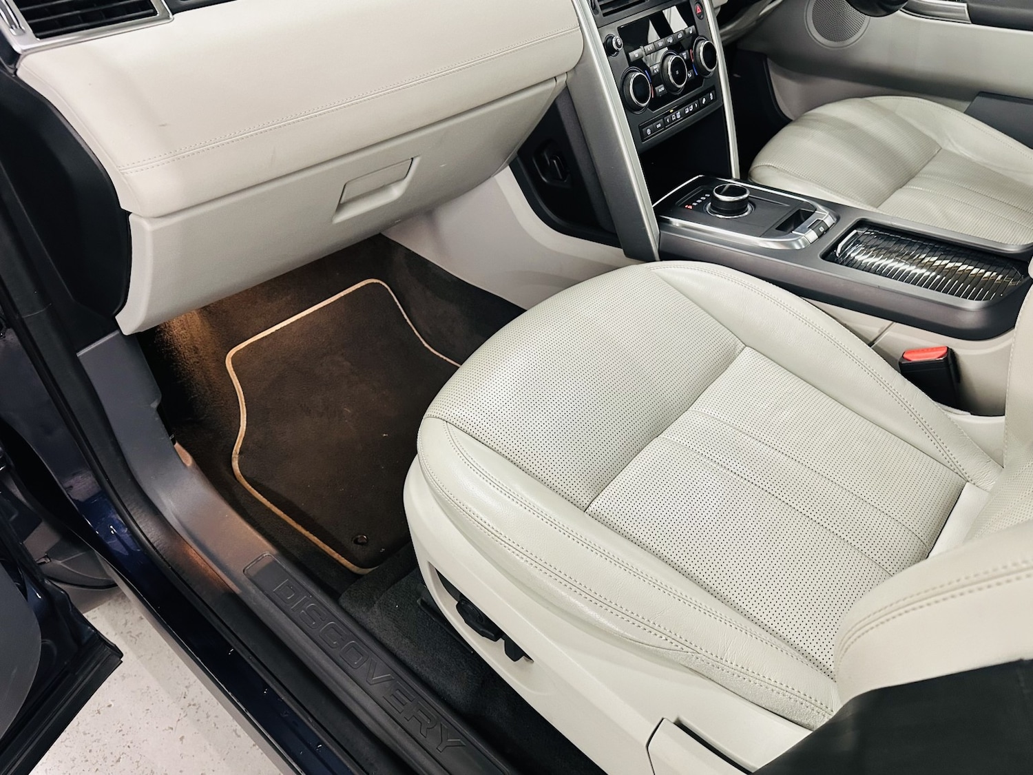 Used Land Rover Discovery Sport 2018 for sale - 78182992: Photo 44