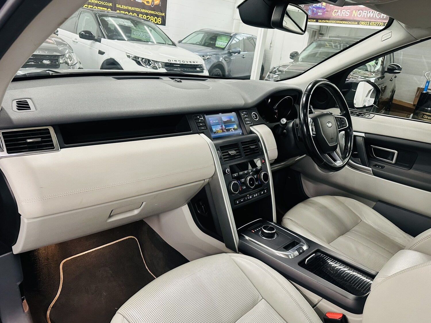 Used Land Rover Discovery Sport 2018 for sale - 78182992: Photo 45