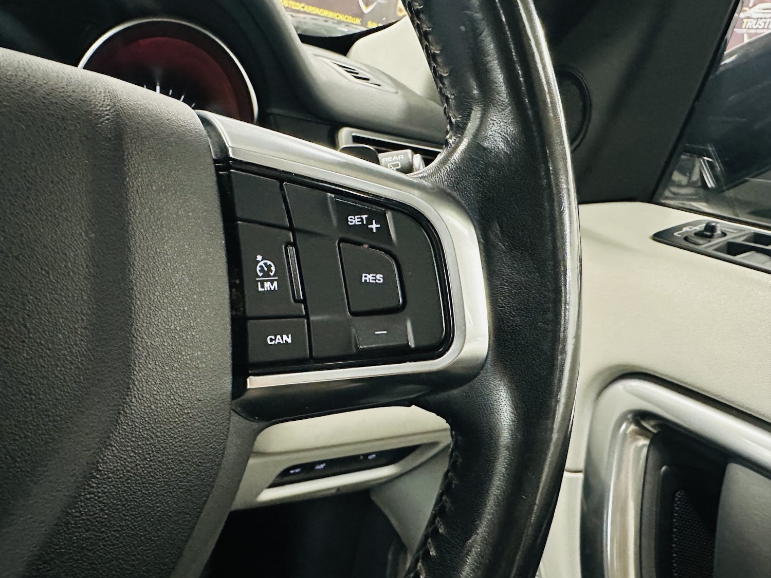 Used Land Rover Discovery Sport 2018 for sale - 78182992: Photo 65