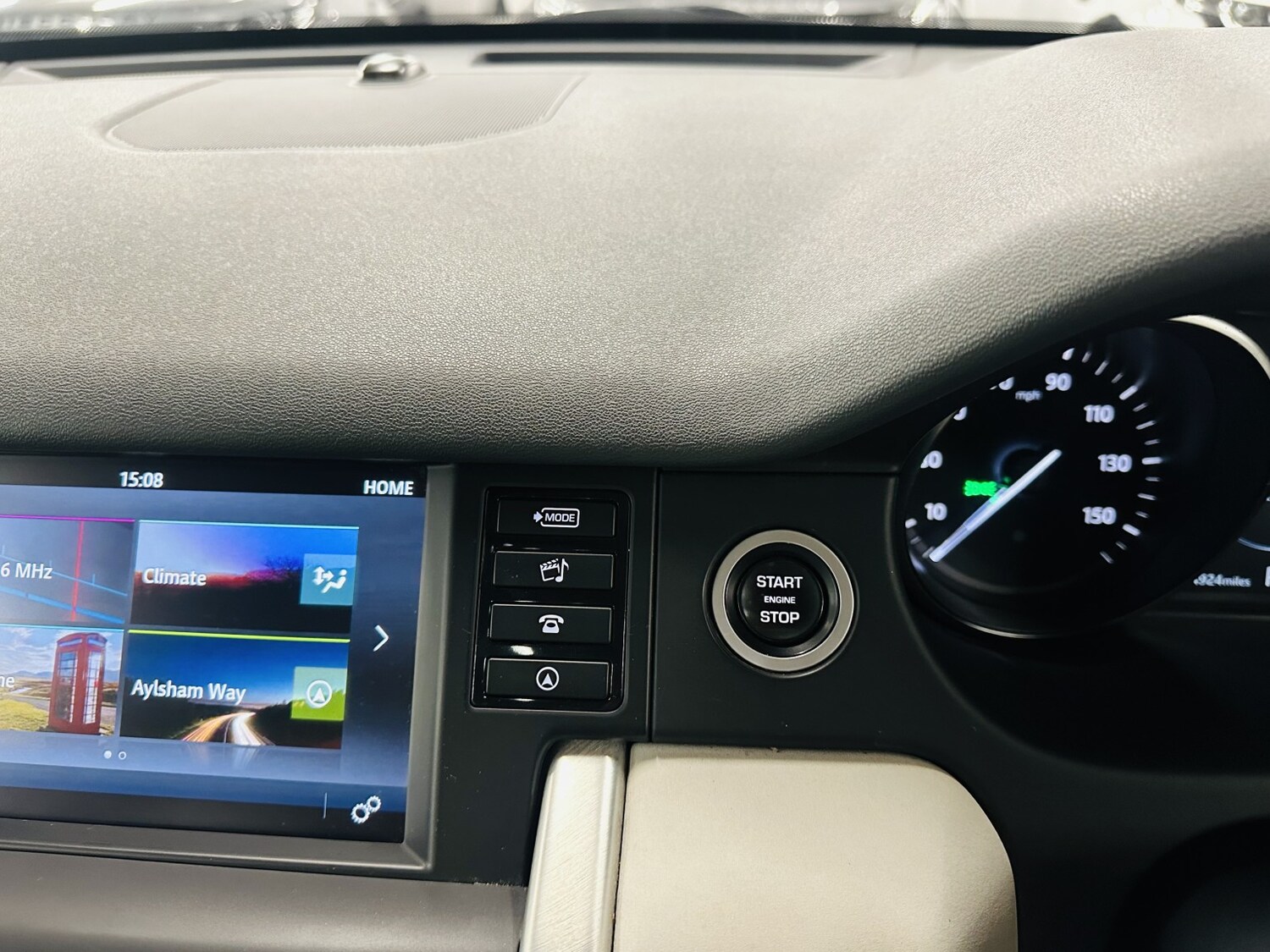 Used Land Rover Discovery Sport 2018 for sale - 78182992: Photo 73