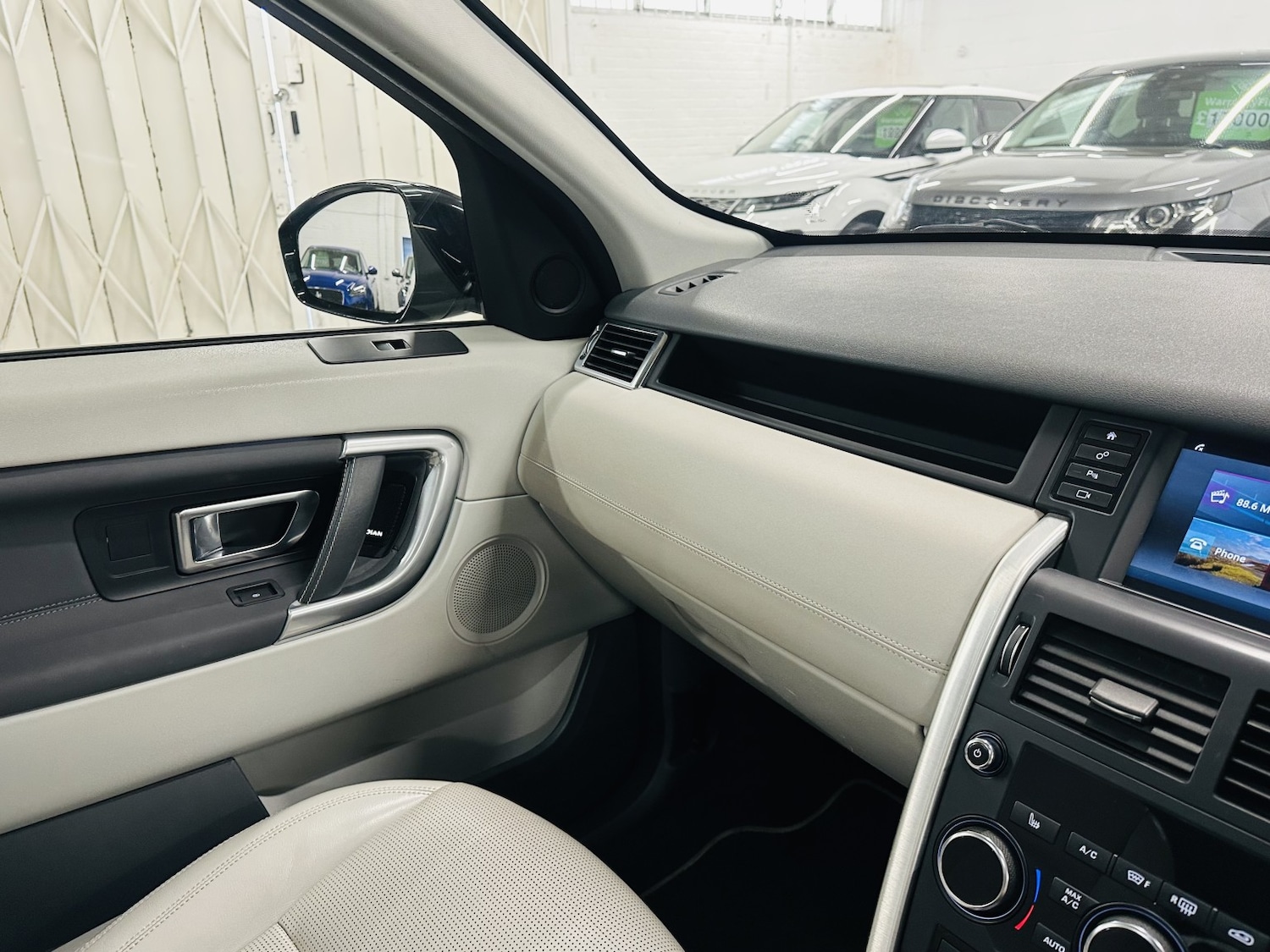 Used Land Rover Discovery Sport 2018 for sale - 78182992: Photo 79