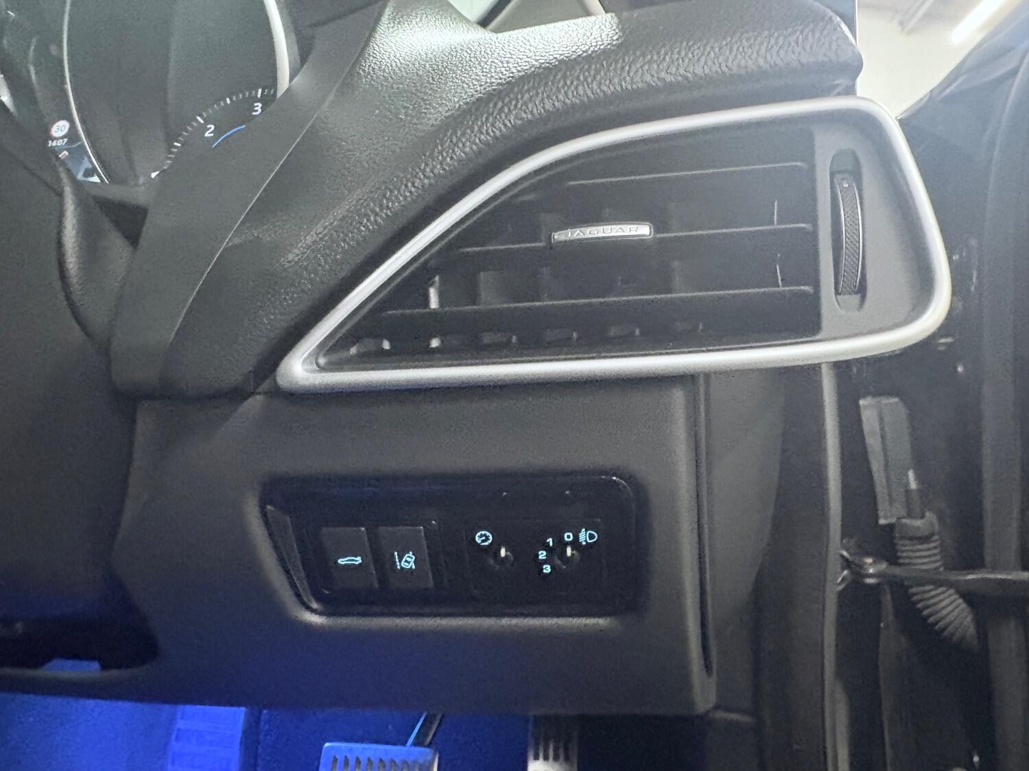 Used Jaguar XE 2017 for sale - 76407495: Photo 39