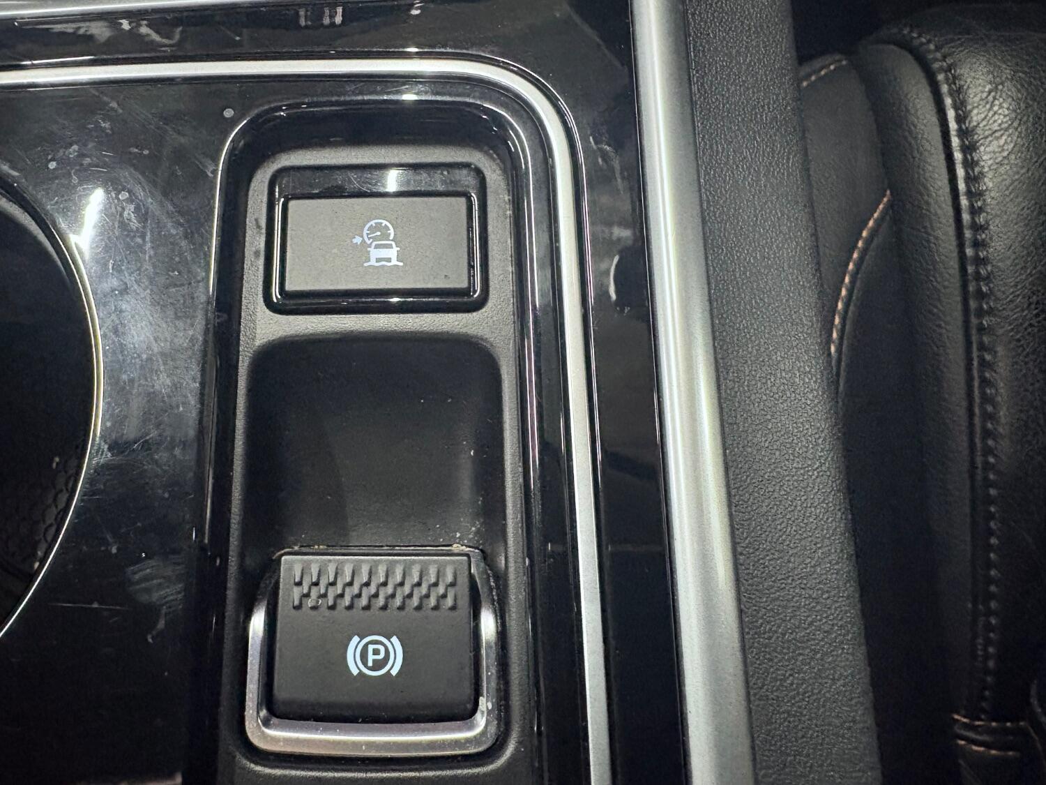 Used Jaguar XE 2017 for sale - 76407495: Photo 71