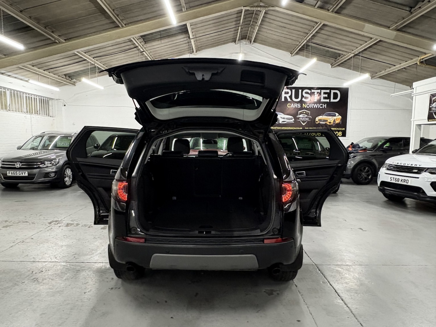 Used Land Rover Discovery Sport 2018 for sale - 76863898: Photo 30