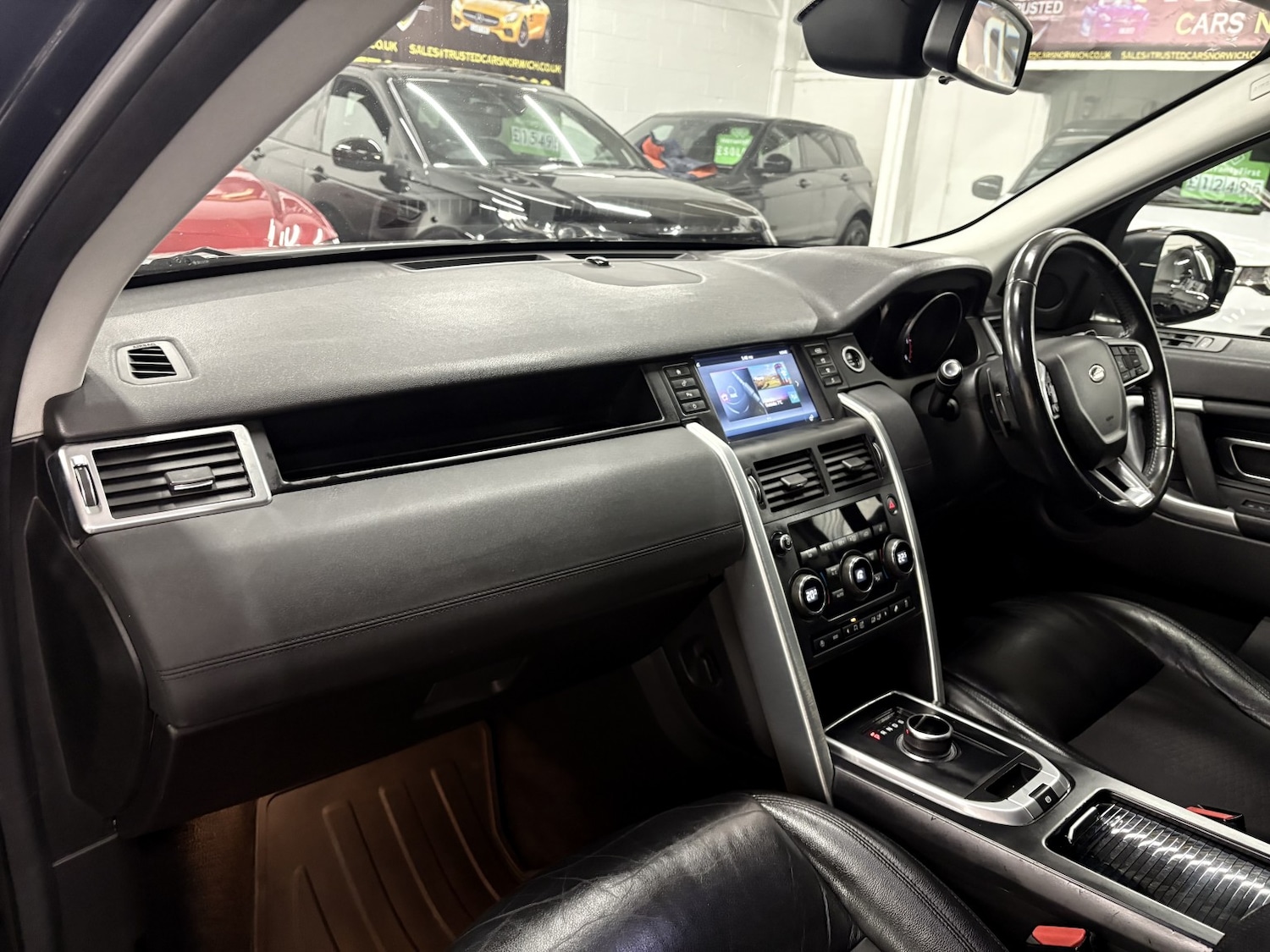 Used Land Rover Discovery Sport 2018 for sale - 76863898: Photo 47