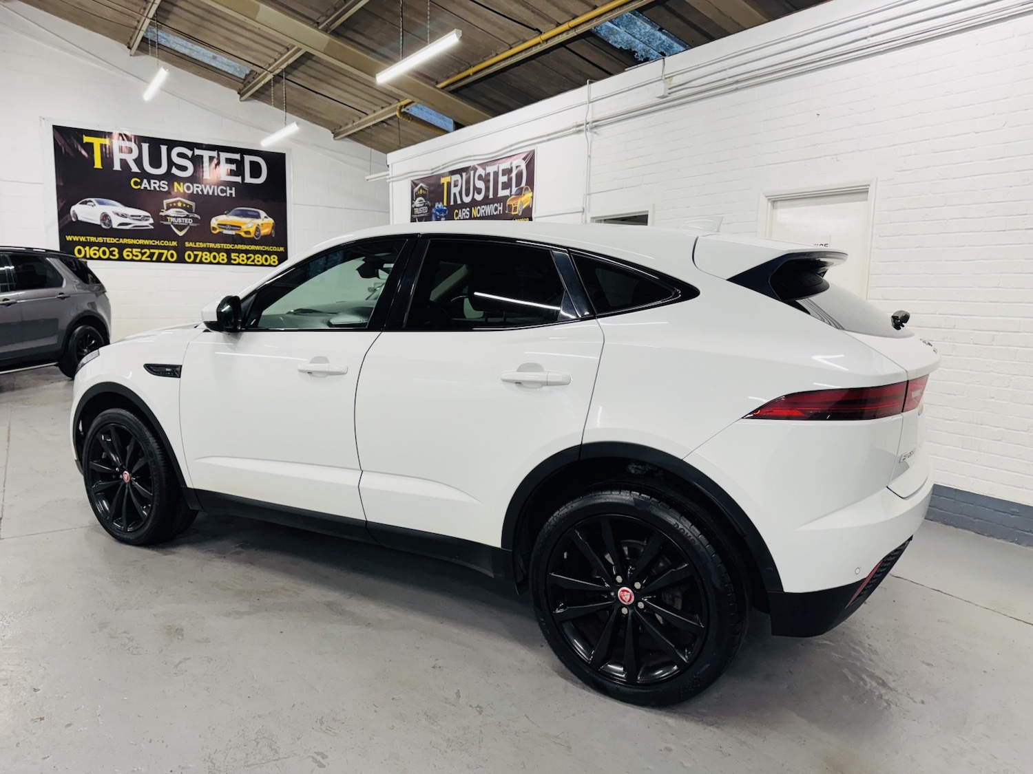 Used Jaguar E-Pace 2018 for sale - 77595285: Photo 14